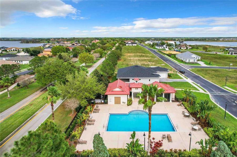 Lake Alfred Side Pool and Clubhouse