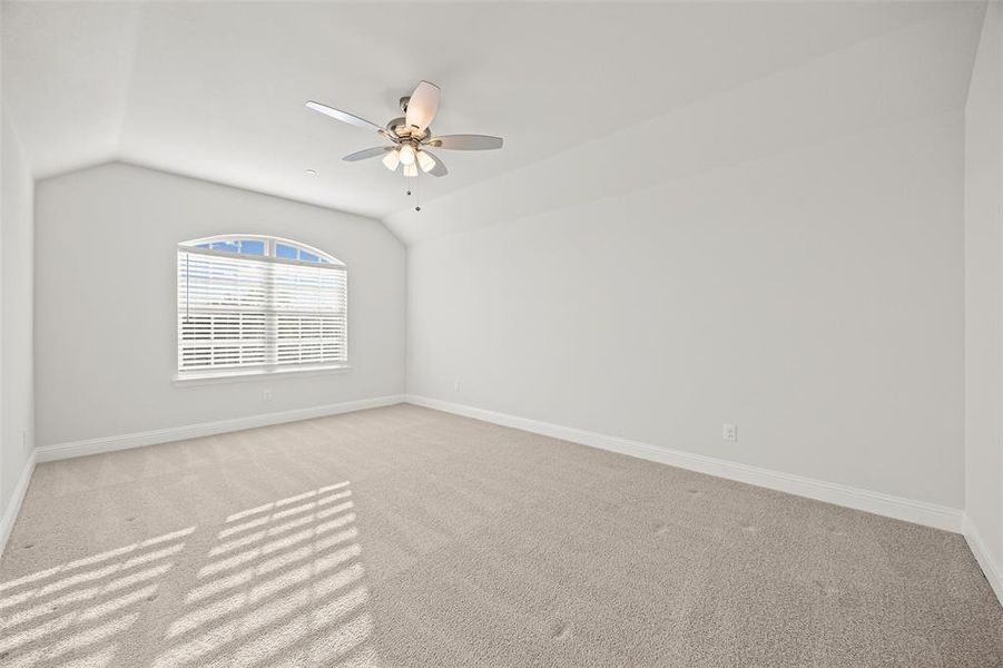 Huge primary bedroom