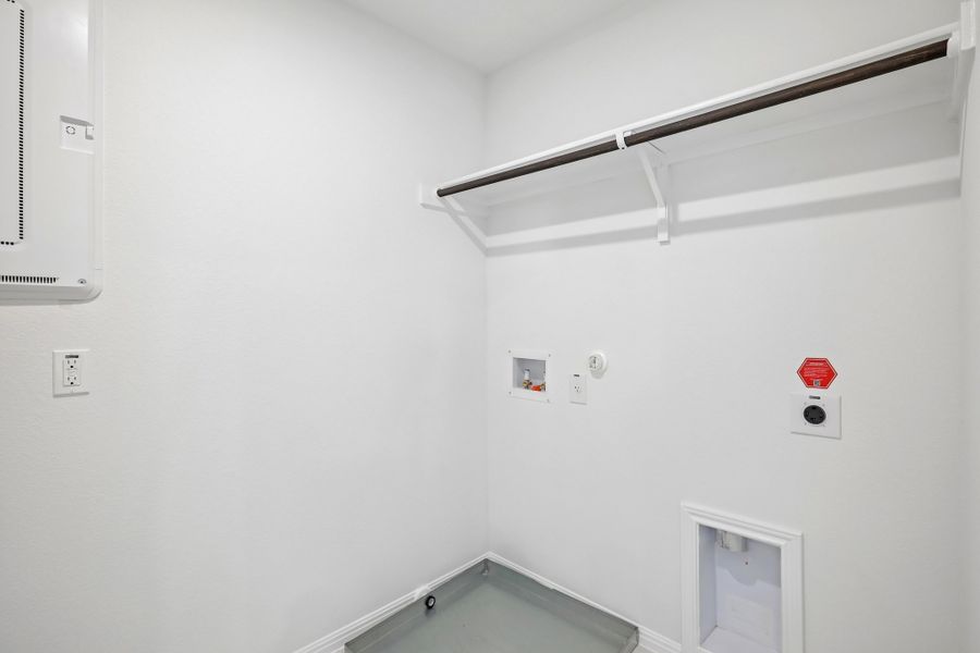 Spacious, unfurnished interior of a new home in Porter Country, Buda (Image 20). Spacious, unfurnished interior of a new home in Porter Country, Buda (Image 20).