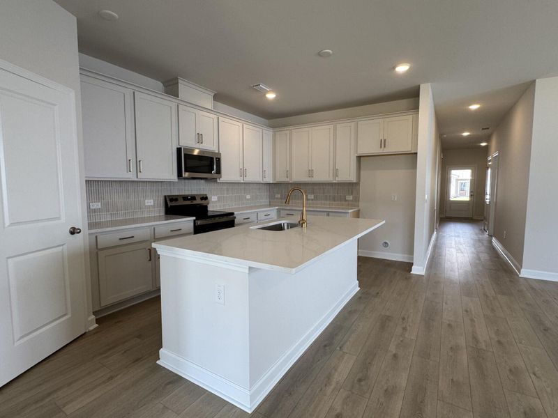 Furnished interior view inside a new home in , Ravenel (Image 7).