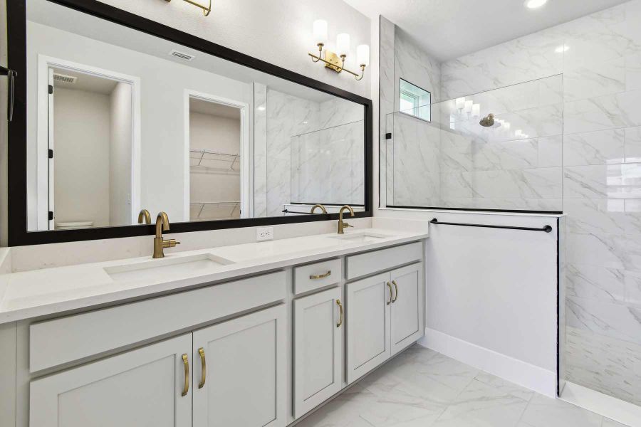 The Northglen - Owner's Bath