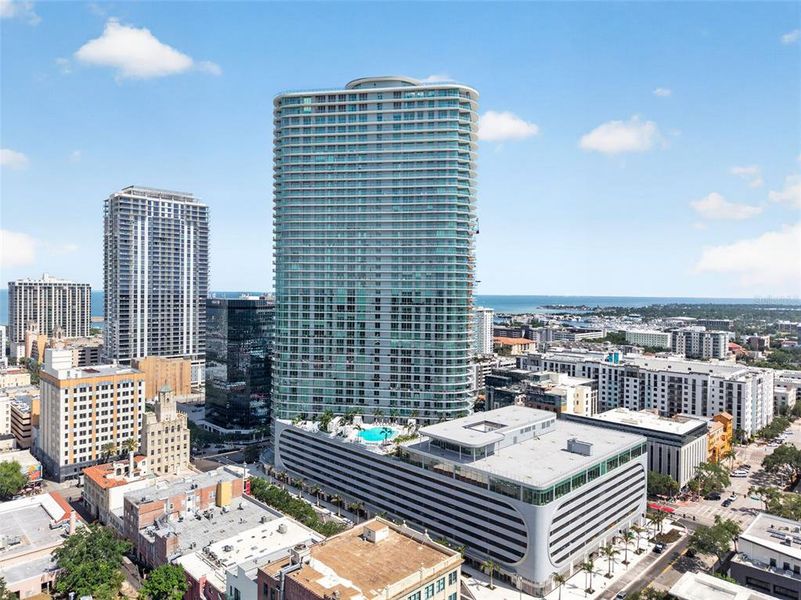 Condo located in St. Petersburg, FL showcasing its design and architecture (Image 34). Condo located in St. Petersburg, FL showcasing its design and architecture (Image 34).