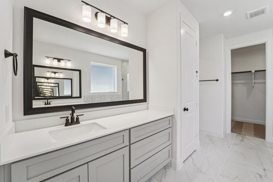 Furnished interior view inside a new home in Evergreen 50', Conroe (Image 8).