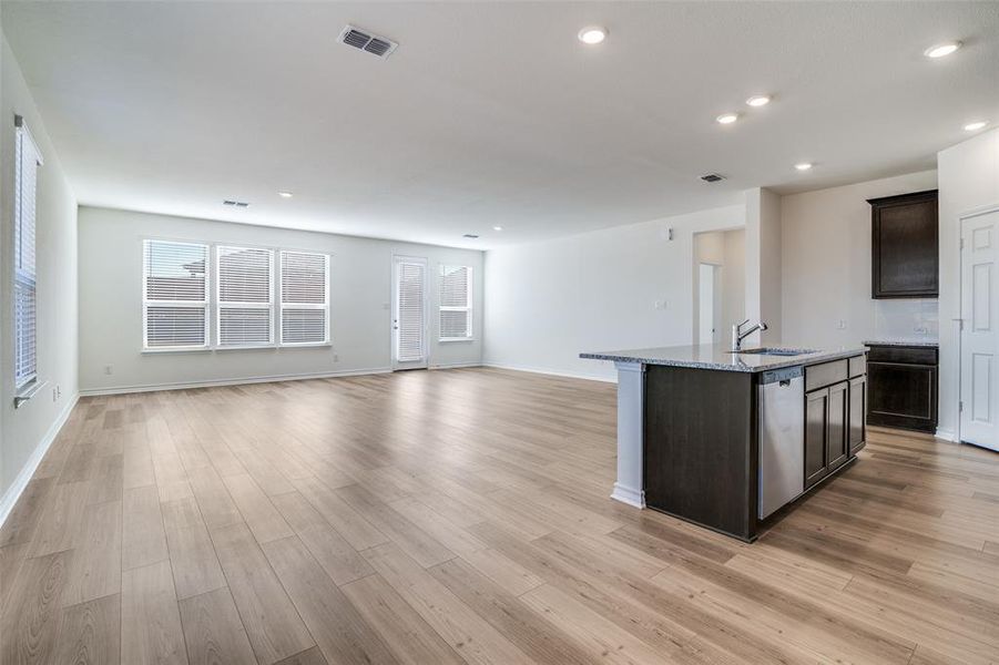 Spacious, unfurnished interior of a new home in Heartland, Crandall (Image 13).