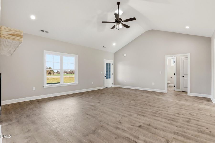 10-363 Paul Hare Rd-10