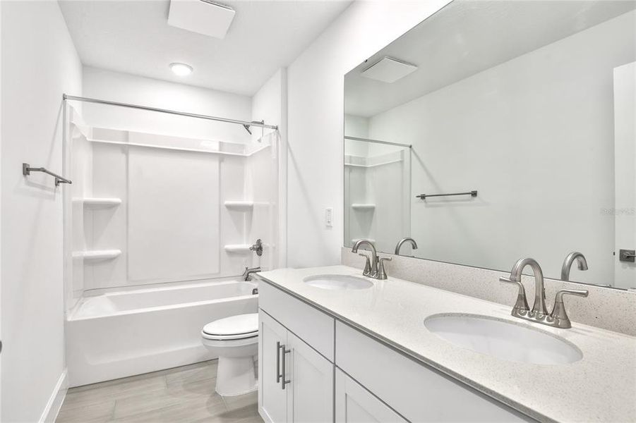 Furnished interior view inside a new home in , Tavares (Image 10).