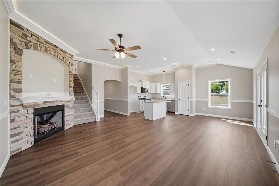 Spacious, unfurnished interior of a new home in Bent Tree, Gaffney (Image 24).