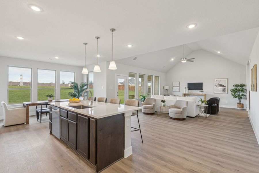 Representative furnished interior of a home built from the Emerson by Centre Living Homes in Lakeway Estates, Waxahachie (Image 14).
