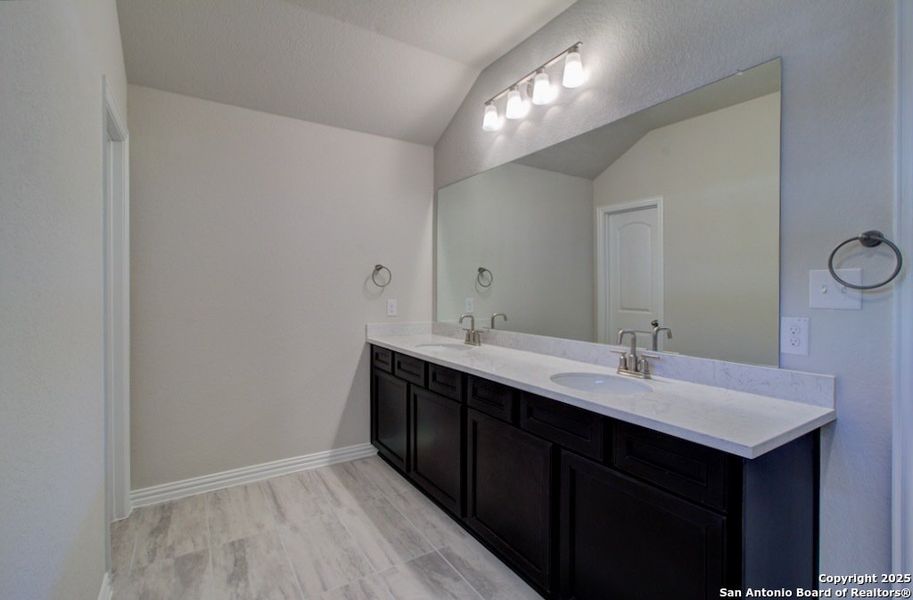 Furnished interior view inside a new home in Dauer Ranch, New Braunfels (Image 8).