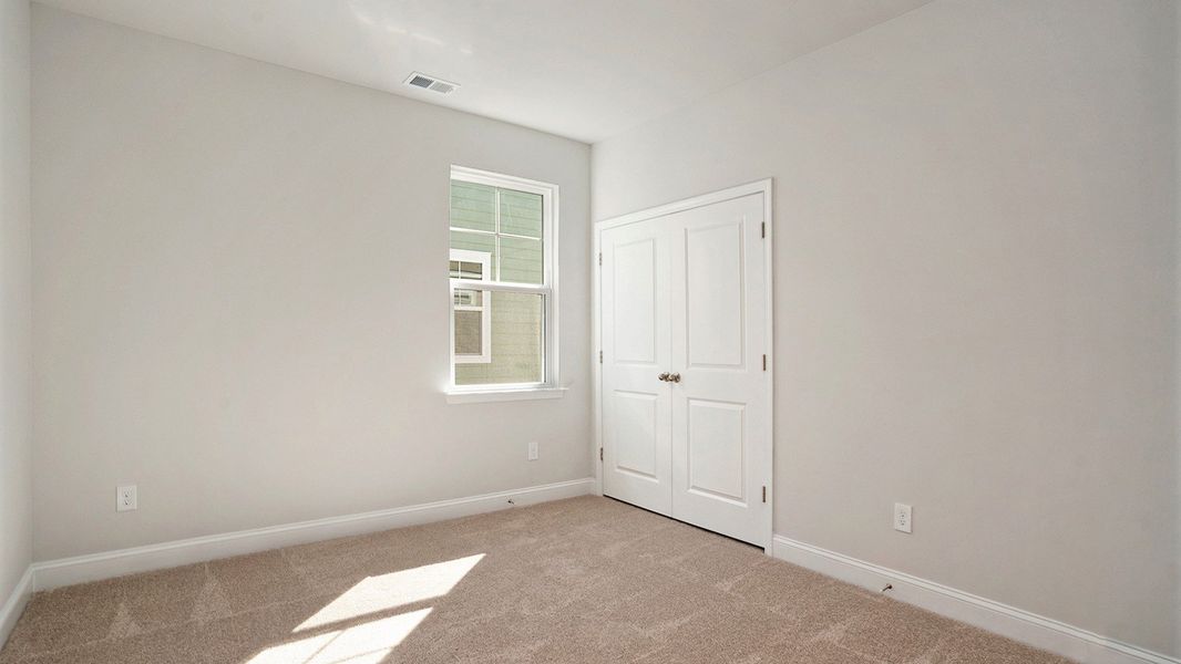Spacious, unfurnished interior of a new home in Haven View, Murrells Inlet (Image 17).