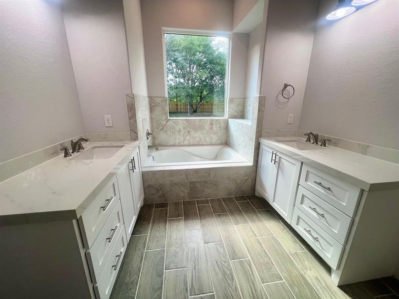 Main bathroom with duel vanity sinks