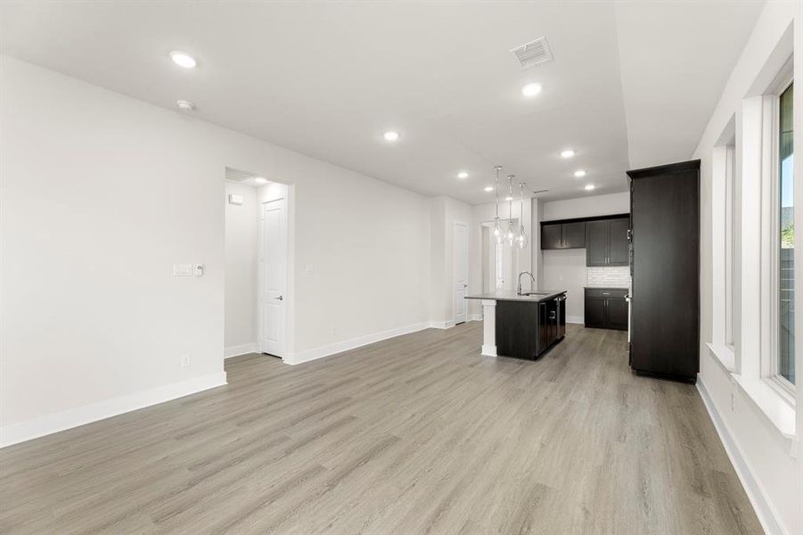 13. 3117 Eddington - Dining (2) 13. 3117 Eddington - Dining (2)