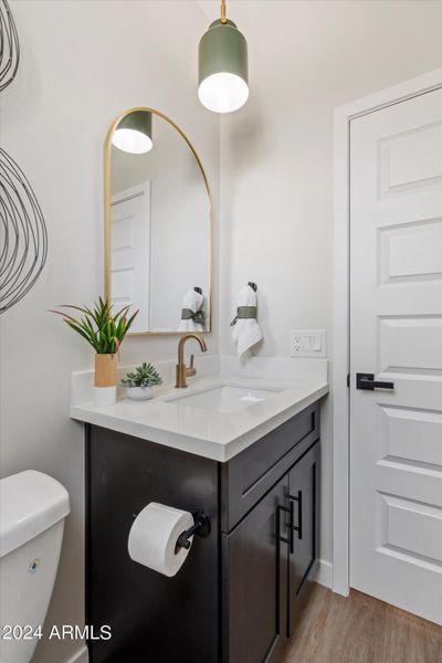 10-Guest Bathroom