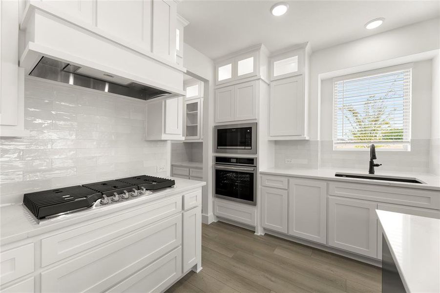 18. 9084 Eureka - Kitchen (4)