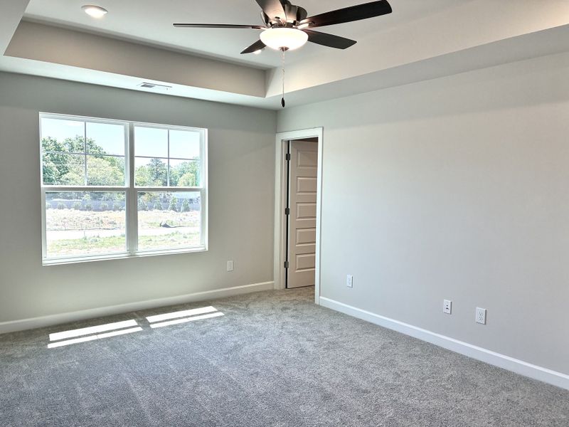 Spacious, unfurnished interior of a new home in Holly Ridge, Greenville (Image 16). Spacious, unfurnished interior of a new home in Holly Ridge, Greenville (Image 16).