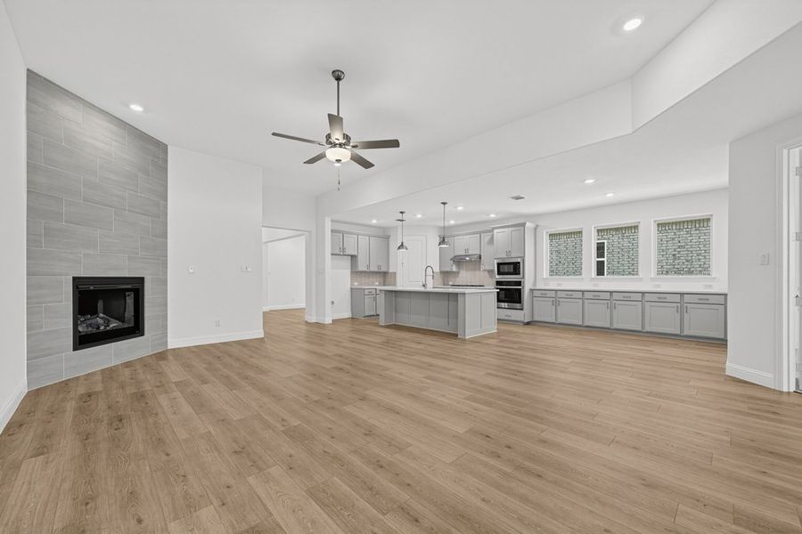 Spacious, unfurnished interior of a new home in South Oak, Lakewood Village (Image 18).