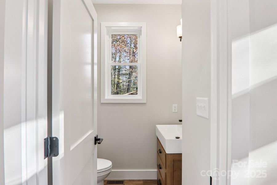 Image 19 of a home in .