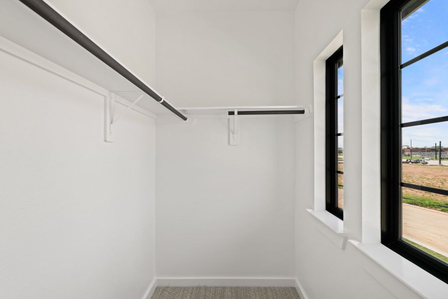Spacious, unfurnished interior of a new home in Harvest Green 50', Richmond (Image 22).