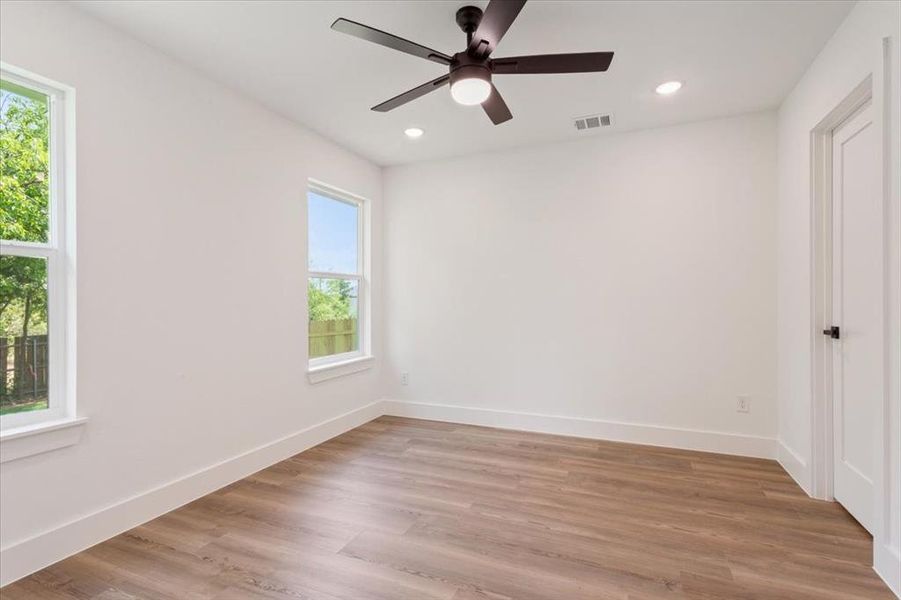 Spacious, unfurnished interior of a new home in , Hillsboro (Image 23).