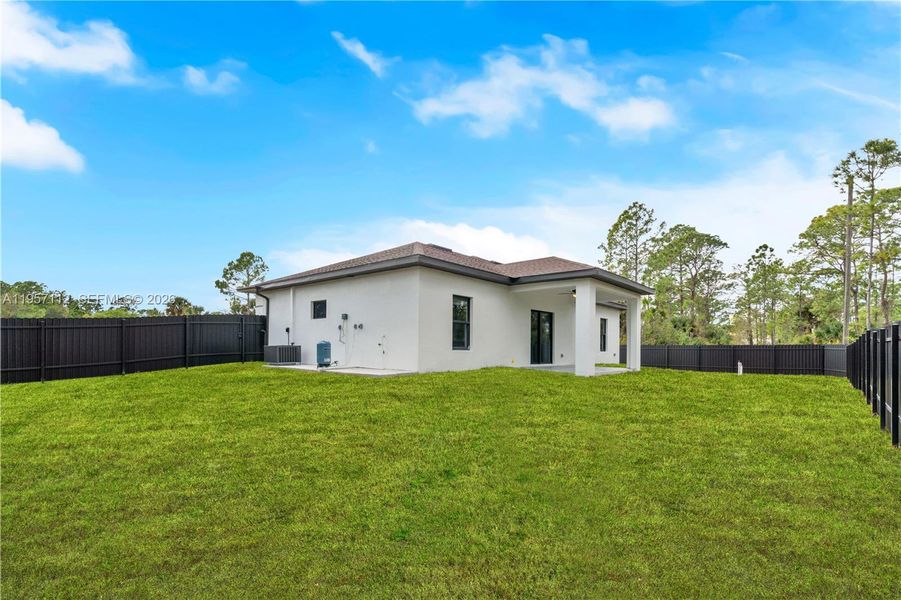 Exterior details and patio area of a home in , Lehigh Acres (Image 21).