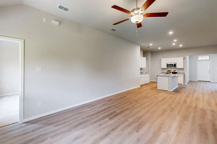 Spacious, unfurnished interior of a new home in Kings Way, Denton (Image 21).