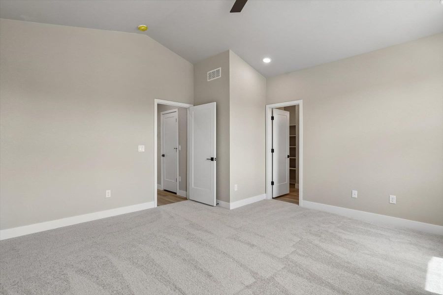 Spacious, unfurnished interior of a new home in Pony Park, Colorado Springs (Image 22).