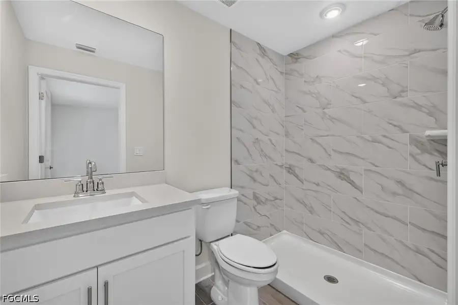 Furnished interior view inside a new home in Cape Coral, Cape Coral (Image 15).