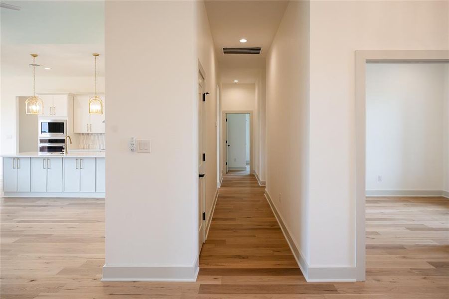 Spacious, unfurnished interior of a new home in , Hewitt (Image 24).