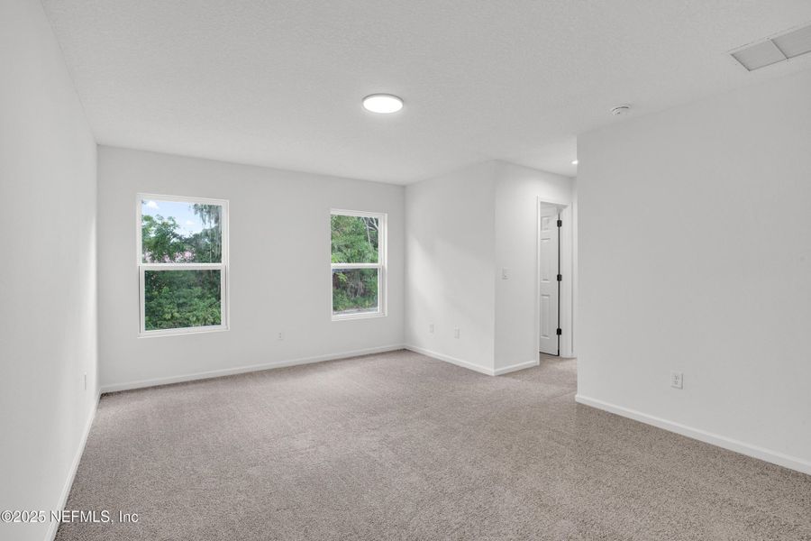 Spacious, unfurnished interior of a new home in , Palatka (Image 20).