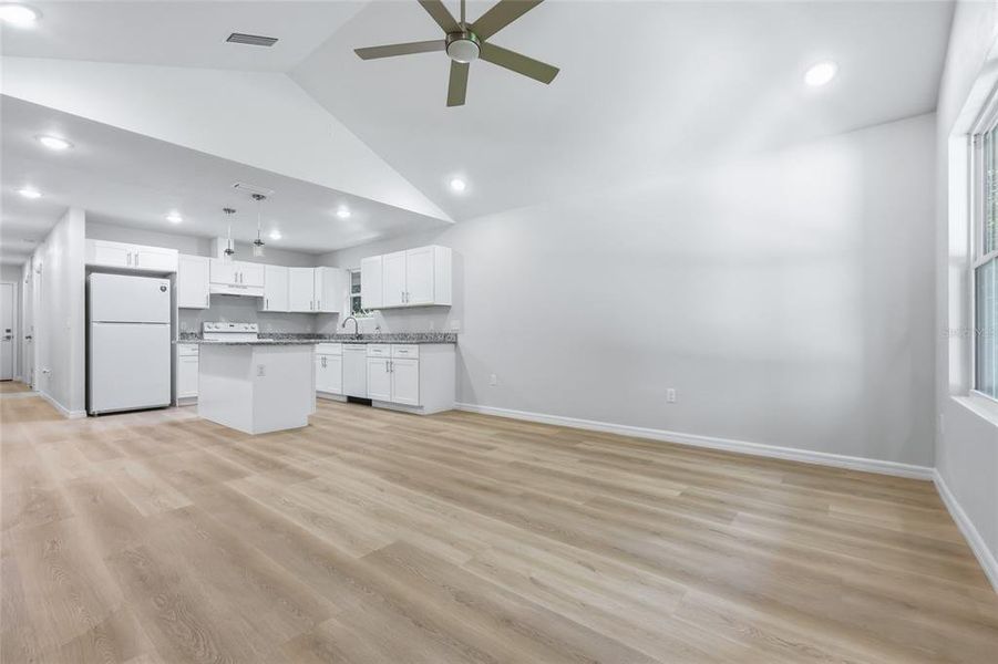 Spacious, unfurnished interior of a new home in , Gainesville (Image 13).