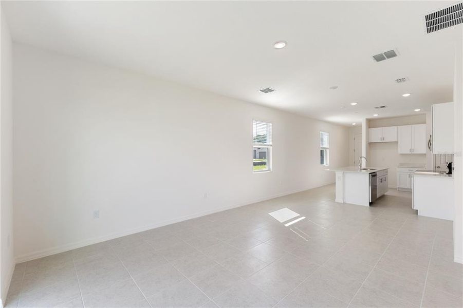 Spacious, unfurnished interior of a new home in Highfield at Twisted Oaks, Wildwood (Image 14). Spacious, unfurnished interior of a new home in Highfield at Twisted Oaks, Wildwood (Image 14).