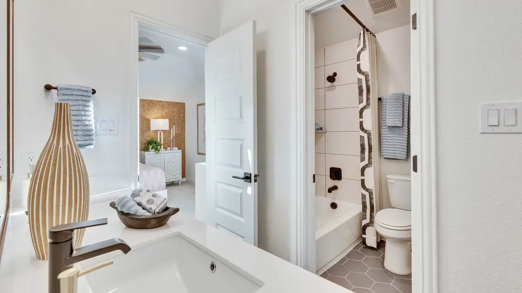 *Photos may not be of actual home. Photos may be of similar home/floorplan.