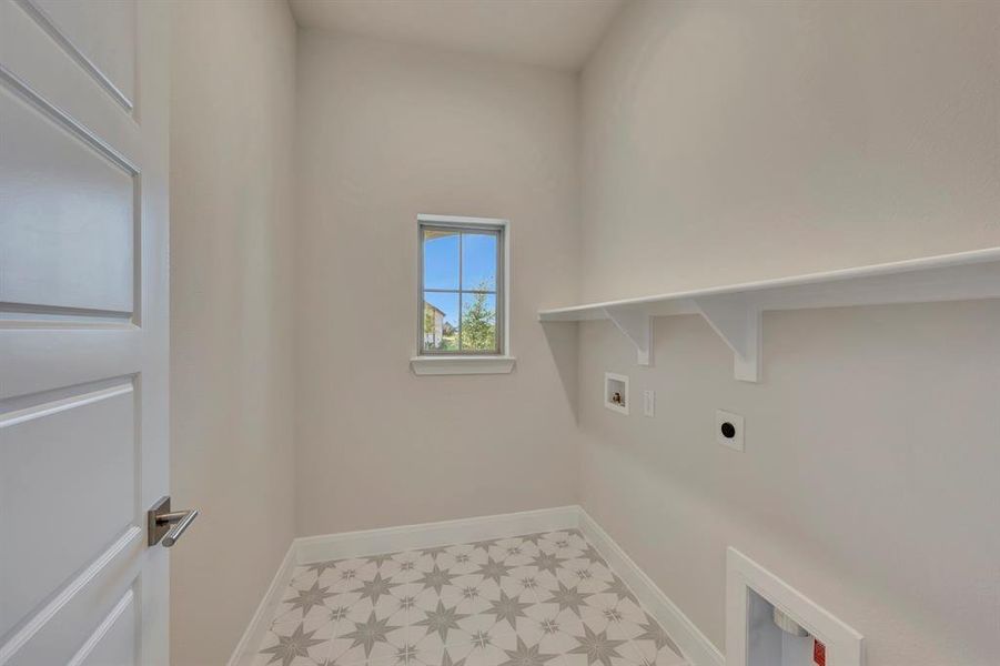 Spacious, unfurnished interior of a new home in Creekshaw – Gardens, Royse City (Image 27). Spacious, unfurnished interior of a new home in Creekshaw – Gardens, Royse City (Image 27).