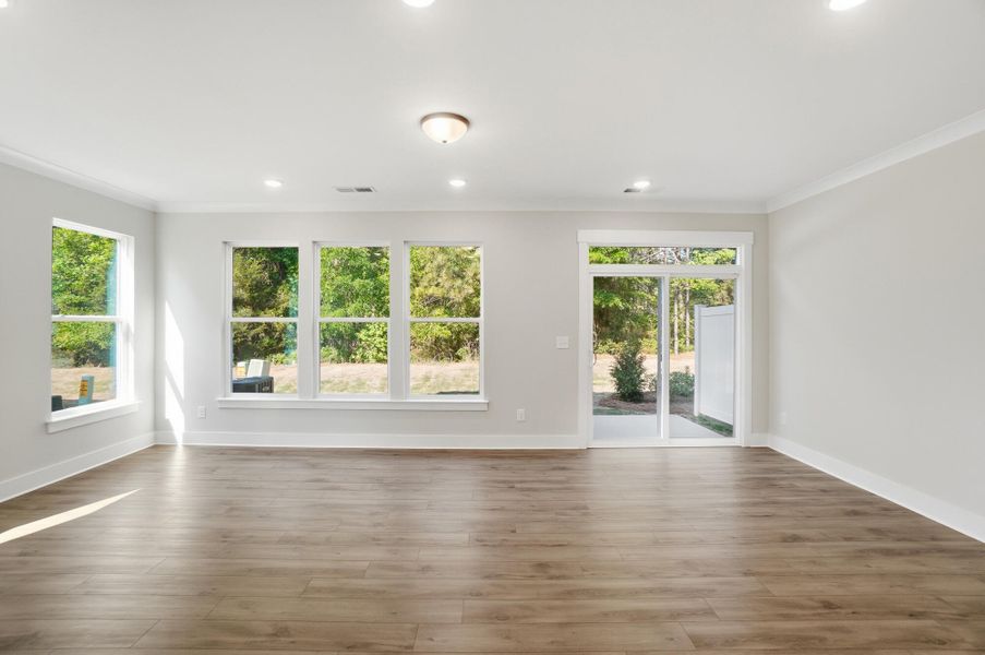 Spacious, unfurnished interior of a new home in Blythe Mill Townhomes, Waxhaw (Image 17).