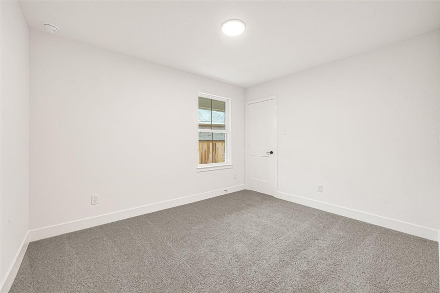 Spacious, unfurnished interior of a new home in Stonebrooke, Conroe (Image 24).