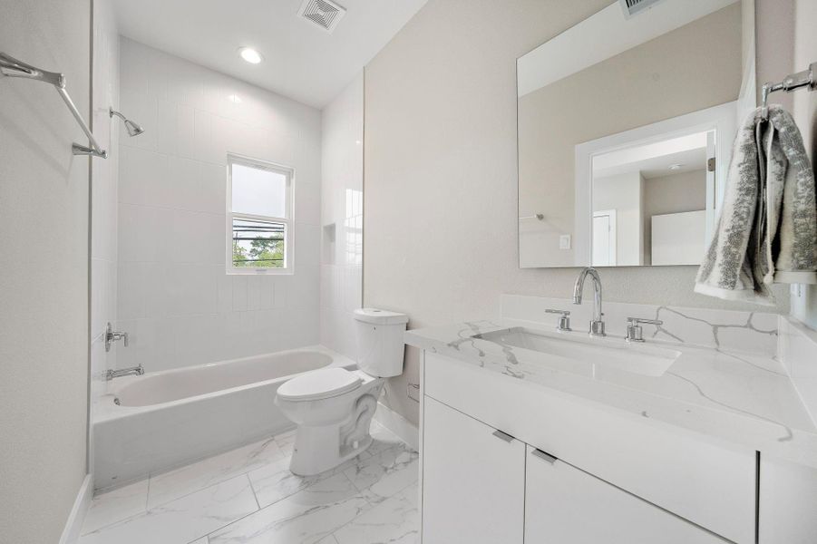 Furnished interior view inside a new home in Scranton Estates, Houston (Image 18).