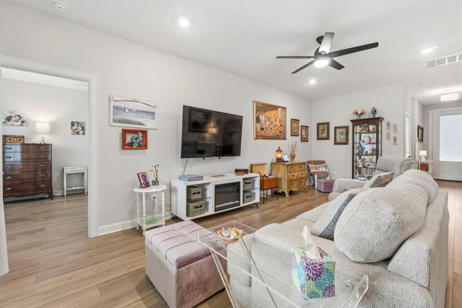Furnished interior view inside a new home in Wedgewood Forest, Conroe (Image 9).
