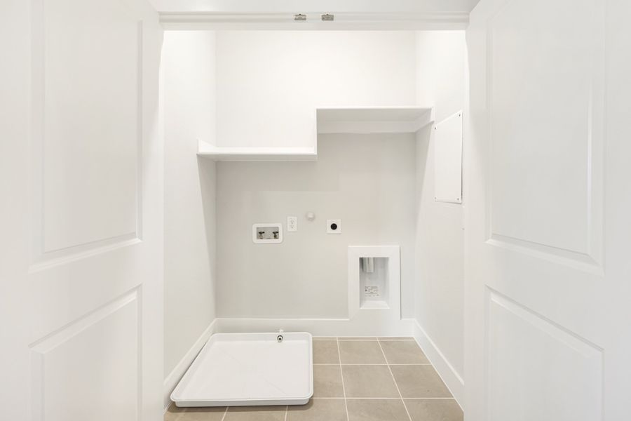 Spacious, unfurnished interior of a new home in Willow Grove Townhomes, Melissa (Image 46).