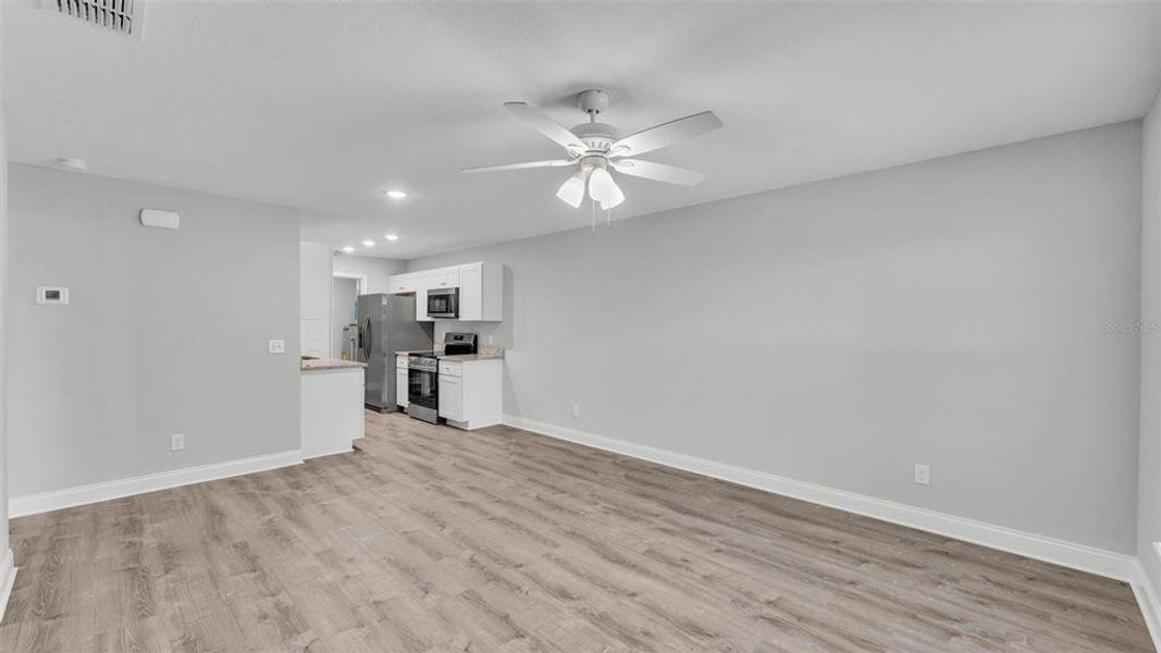 Spacious, unfurnished interior of a new home in , Fort Meade (Image 31).