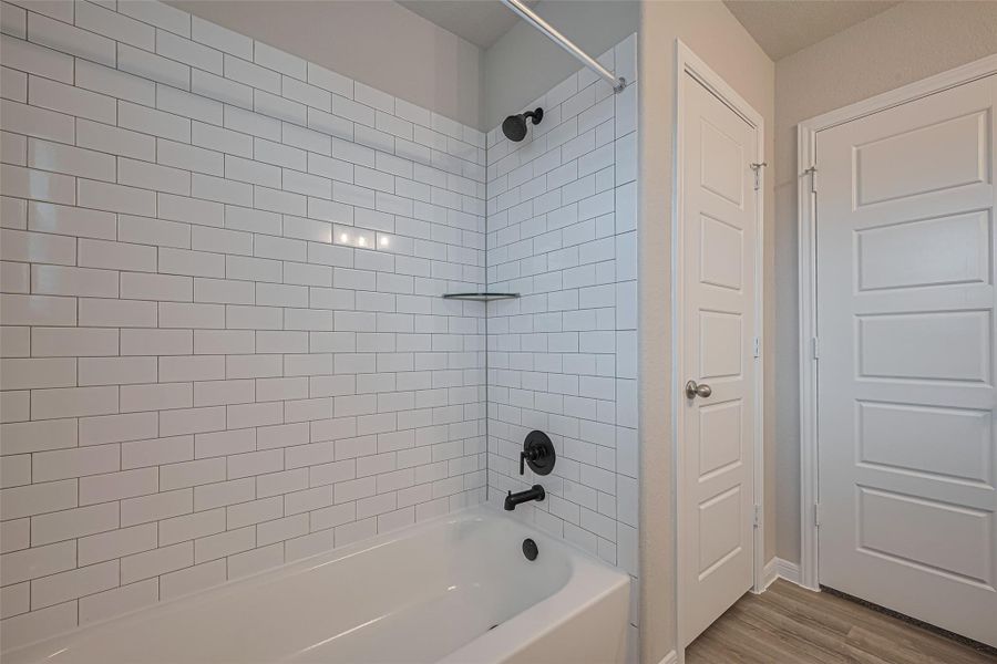Close-up of interior finishes inside a home in La Segarra, Brookshire (Image 14).