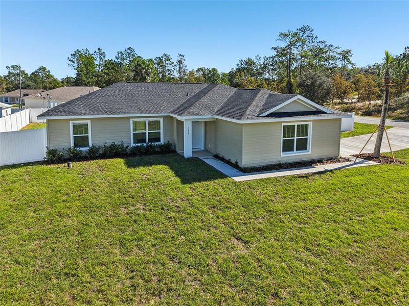 Exterior details and patio area of a home in , Ocala (Image 24).