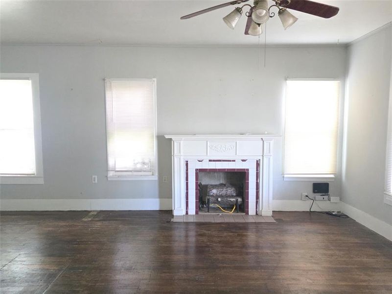 Spacious, unfurnished interior of a new home in , Brownwood (Image 11).