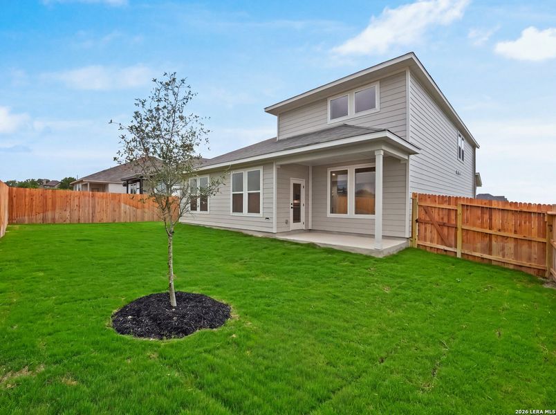 Exterior details and patio area of a home in Saddle Creek Ranch, Cibolo (Image 4).