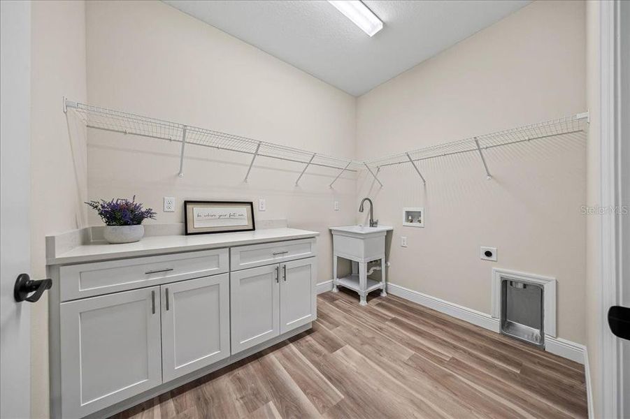 Furnished interior view inside a new home in , Ocala (Image 37).