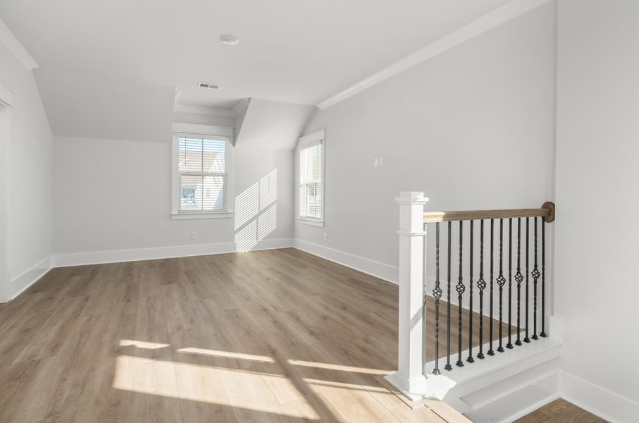 Spacious, unfurnished interior of a new home in Wando Village, Charleston (Image 24).