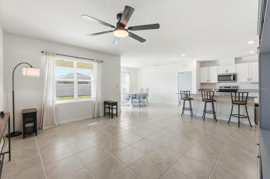 Furnished interior view inside a new home in , Lakeland (Image 6).