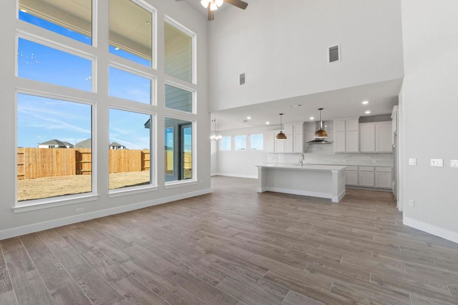 Spacious, unfurnished interior of a new home in Lariat, Liberty Hill (Image 35).