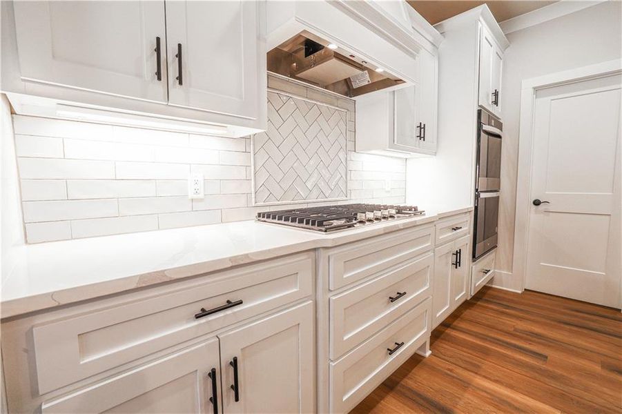 Furnished interior view inside a new home in , Jefferson (Image 5).