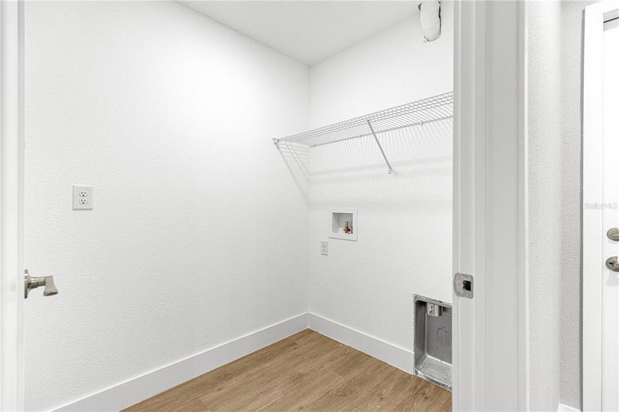 Spacious, unfurnished interior of a new home in , Ocklawaha (Image 33).