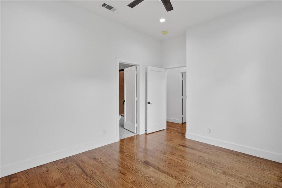 Spacious, unfurnished interior of a new home in , Dallas (Image 23).